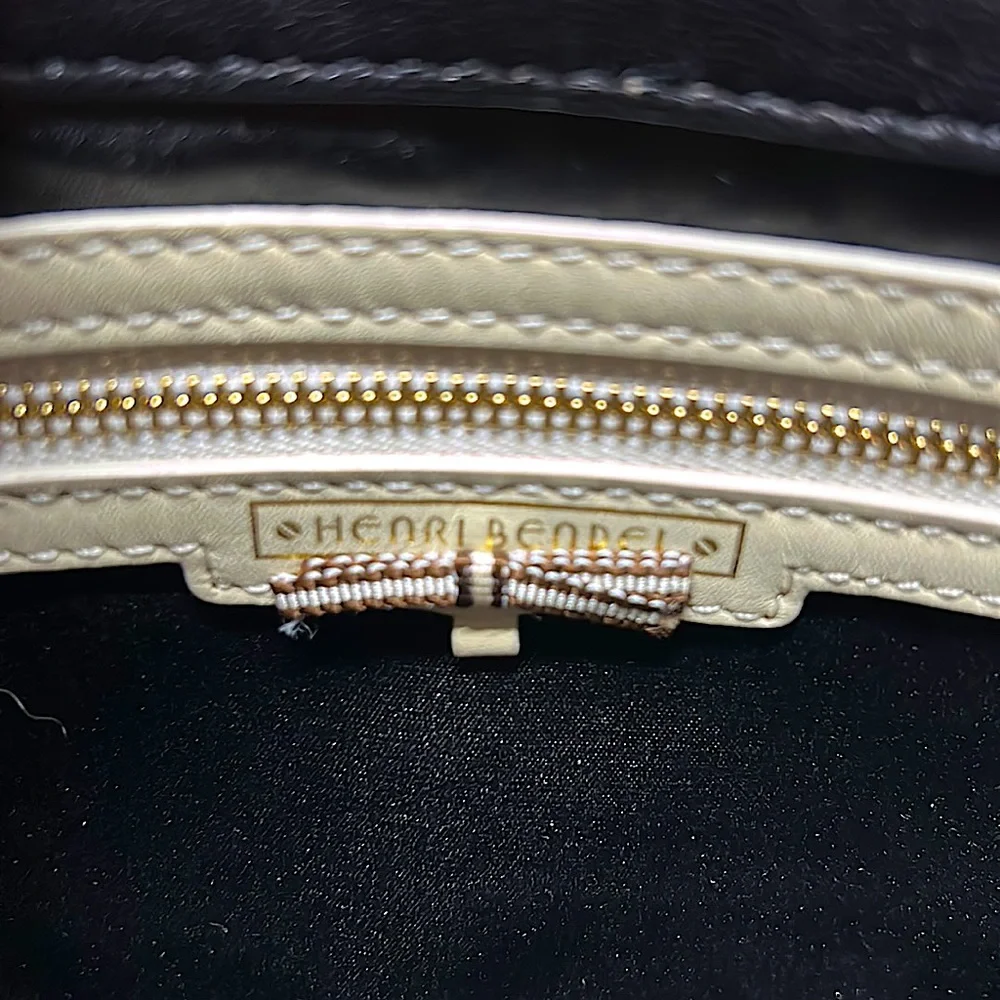 Henri Bendel Beautiful Authentic Beige and Gold Chain Satchel Purse Bag 👜👜 - Picture 7 of 7